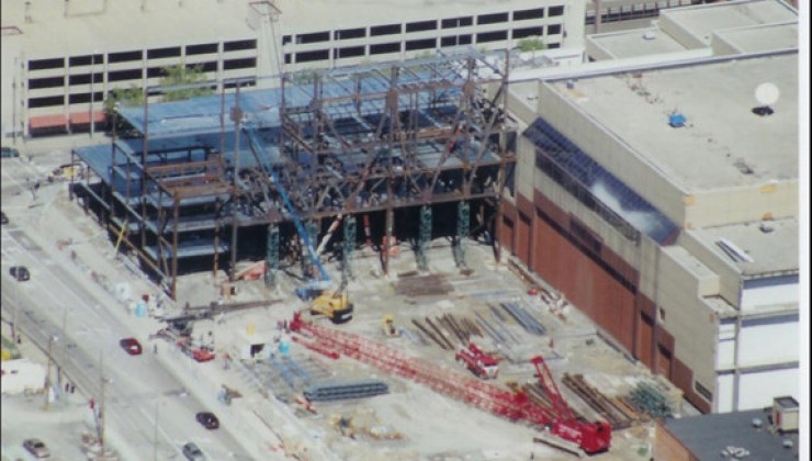Construction of the icon sign on the west side of the DECC